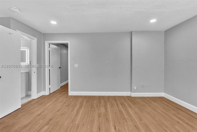 163 NW 40th St N, Oakland Park, FL 33309