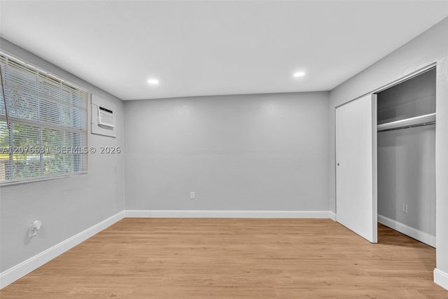 163 NW 40th St N, Oakland Park, FL 33309