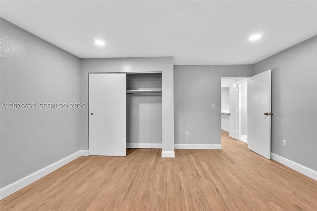 163 NW 40th St N, Oakland Park, FL 33309