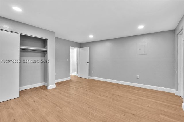163 NW 40th St N, Oakland Park, FL 33309