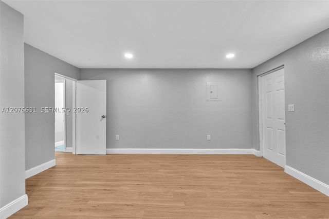 163 NW 40th St N, Oakland Park, FL 33309
