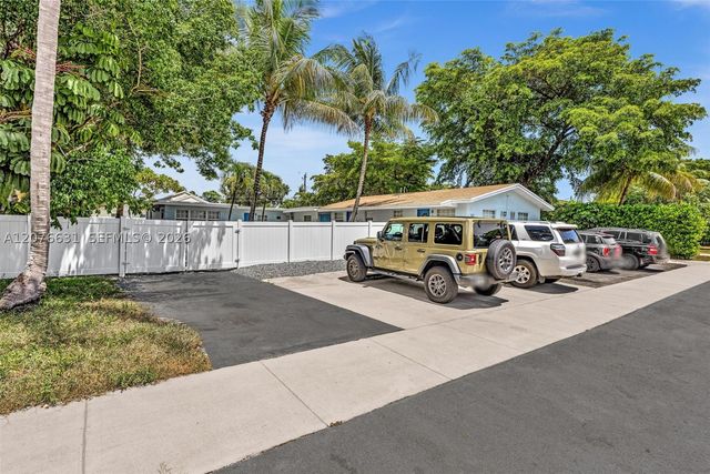 163 NW 40th St N, Oakland Park, FL 33309