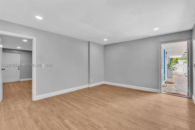 163 NW 40th St N, Oakland Park, FL 33309