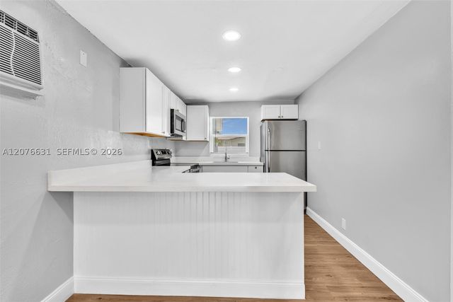 163 NW 40th St N, Oakland Park, FL 33309