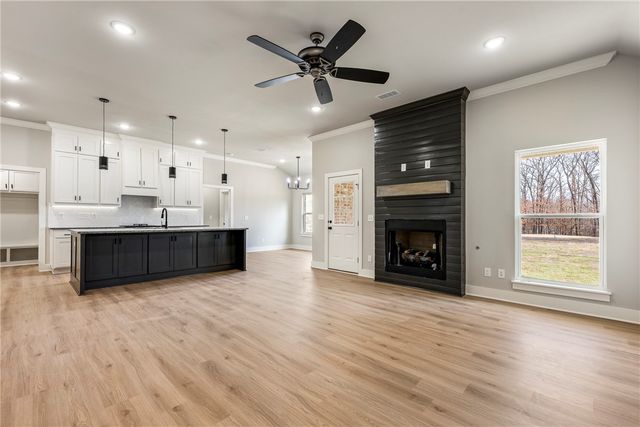 2885 Peck Road, Pea Ridge, AR 72751