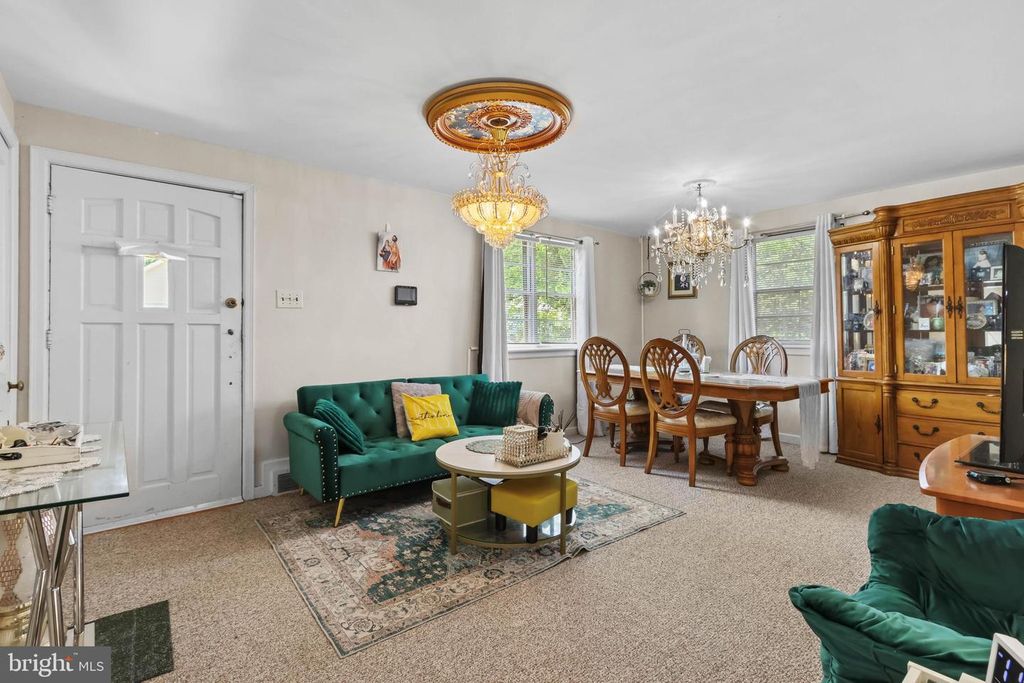 1373 PUGGY LN, Bethlehem, PA 18015