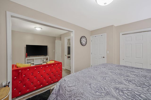 13 Poplar Street, Central Islip, NY 11722