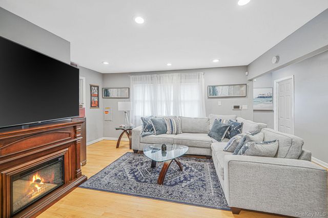 13 Poplar Street, Central Islip, NY 11722