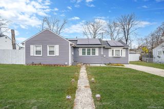 13 Poplar Street, Central Islip, NY 11722