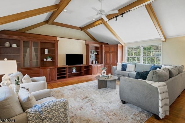 78 Seven Oaks Dr, New Providence Boro, NJ 07901