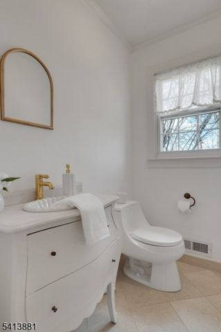 78 Seven Oaks Dr, New Providence Boro, NJ 07901