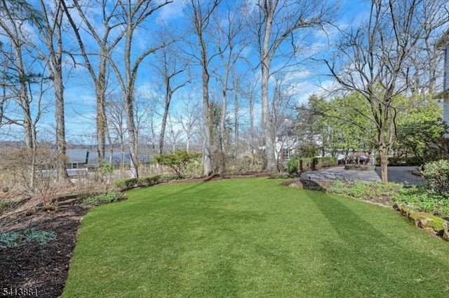 78 Seven Oaks Dr, New Providence Boro, NJ 07901