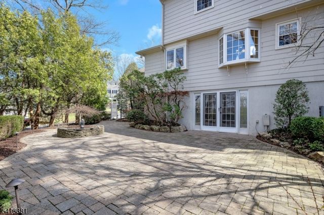 78 Seven Oaks Dr, New Providence Boro, NJ 07901