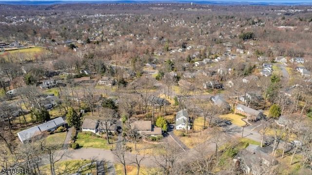 78 Seven Oaks Dr, New Providence Boro, NJ 07901