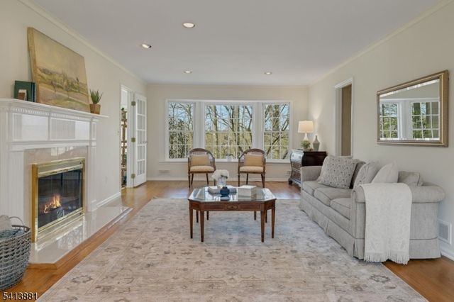 78 Seven Oaks Dr, New Providence Boro, NJ 07901