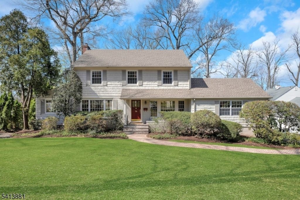 78 Seven Oaks Dr, New Providence Boro, NJ 07901