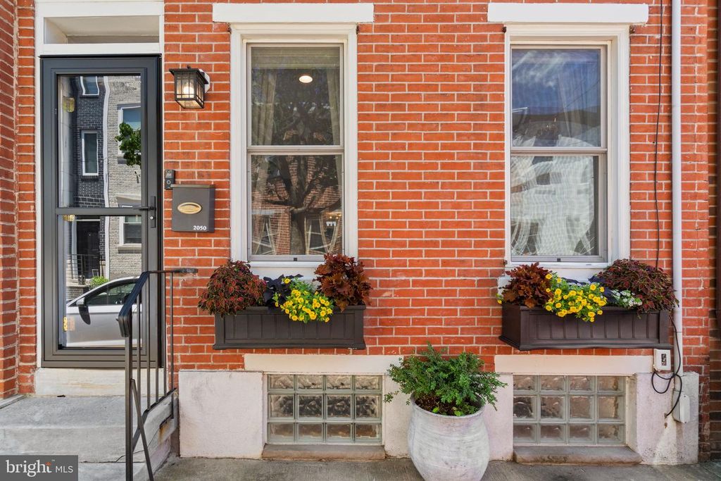 2050 SAINT ALBANS ST, Philadelphia, PA 19146