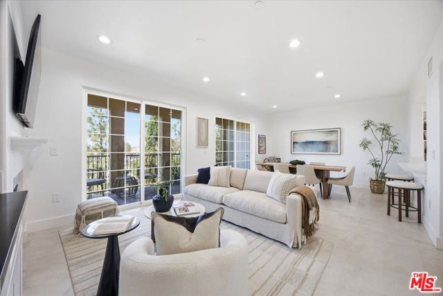 12975 Agustin Place 335, Los Angeles, CA 90094