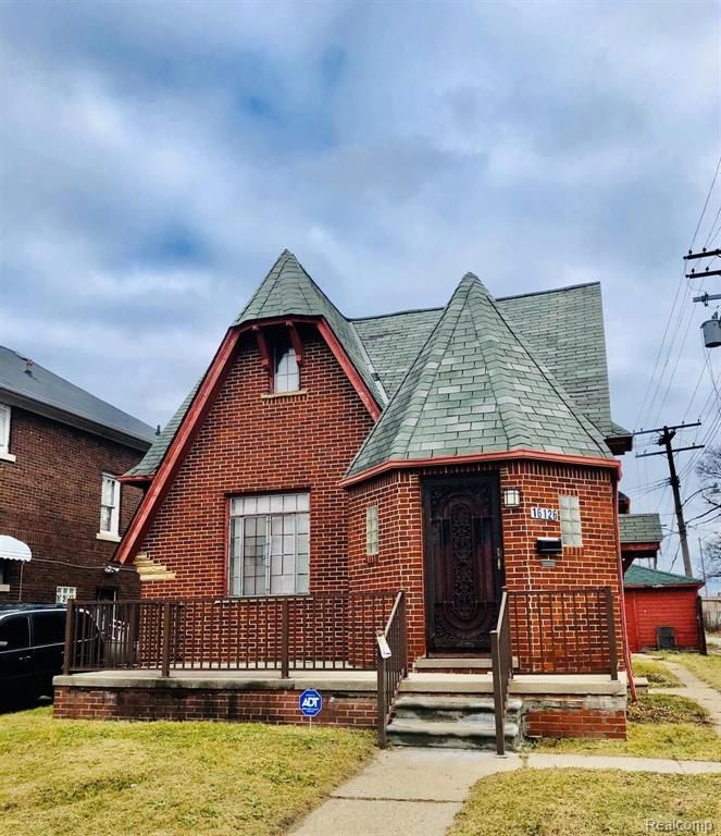 16126 Ohio Street, Detroit, MI 48221