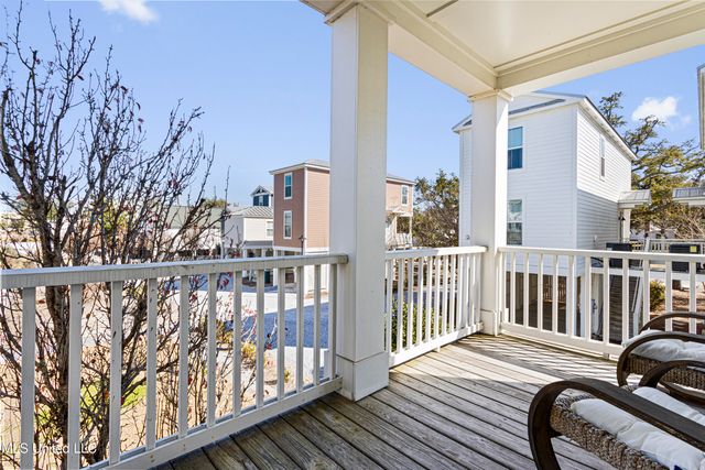 215 E 2nd Street, 6, Pass Christian, MS 39571