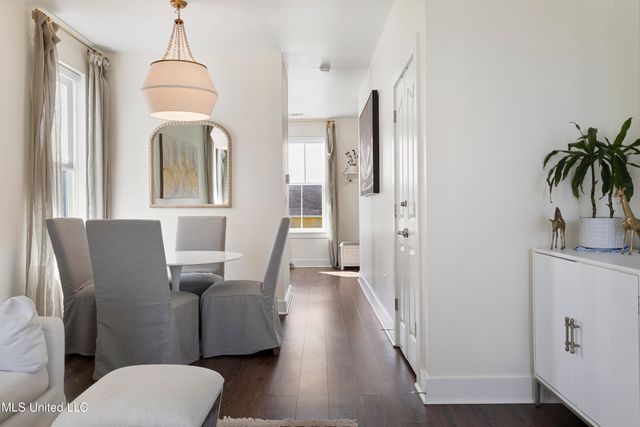 215 E 2nd Street, 6, Pass Christian, MS 39571