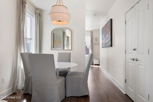 215 E 2nd Street, 6, Pass Christian, MS 39571