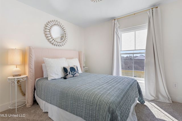 215 E 2nd Street, 6, Pass Christian, MS 39571