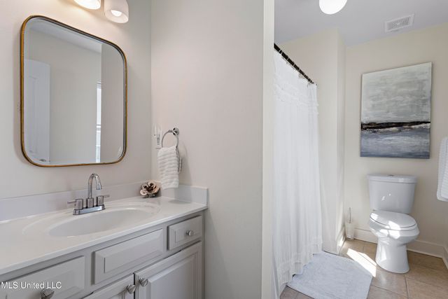 215 E 2nd Street, 6, Pass Christian, MS 39571