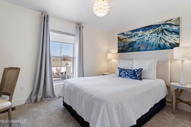 215 E 2nd Street, 6, Pass Christian, MS 39571