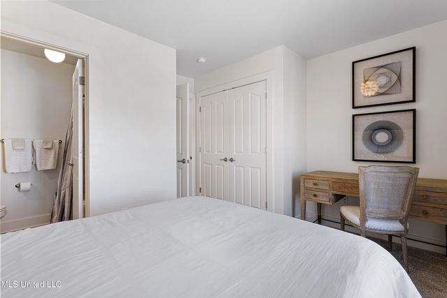 215 E 2nd Street, 6, Pass Christian, MS 39571