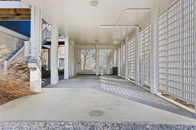 215 E 2nd Street, 6, Pass Christian, MS 39571