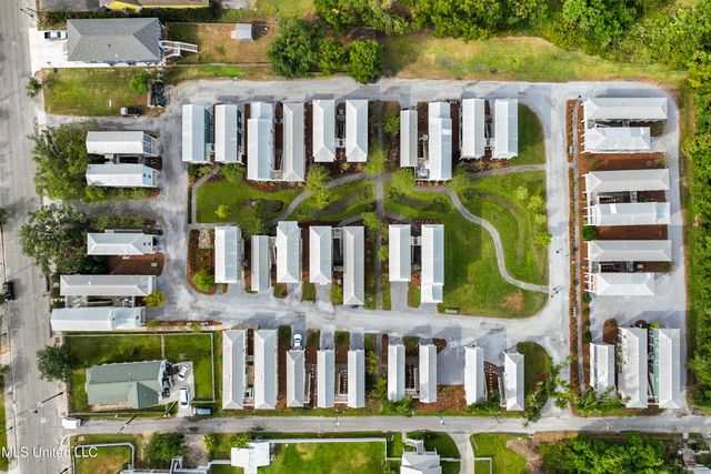 215 E 2nd Street, 6, Pass Christian, MS 39571