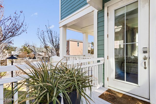 215 E 2nd Street, 6, Pass Christian, MS 39571