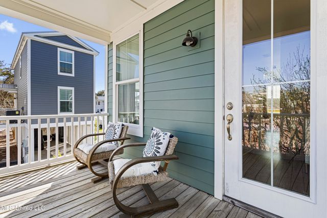 215 E 2nd Street, 6, Pass Christian, MS 39571