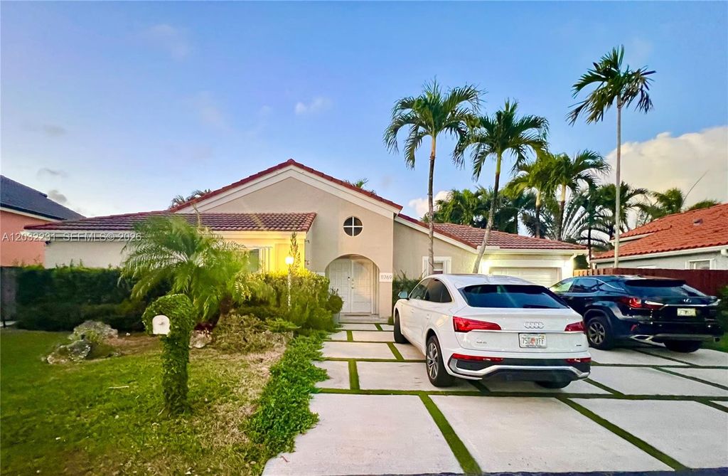 11769 SW 92nd Ln, Miami, FL 33186