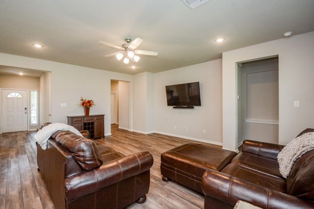 1302 Oregon Street, La Porte, TX 77571