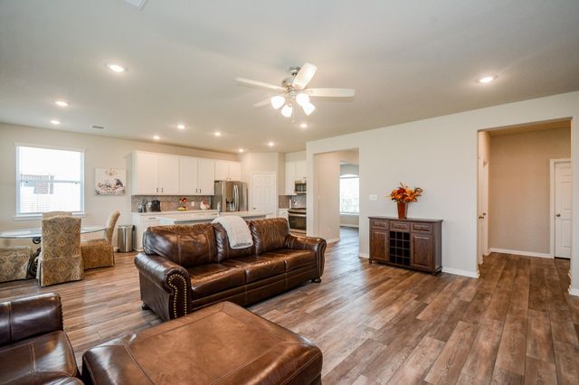 1302 Oregon Street, La Porte, TX 77571