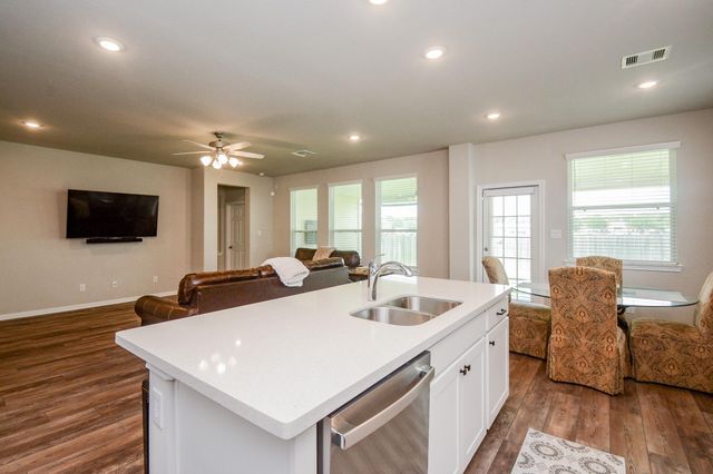1302 Oregon Street, La Porte, TX 77571