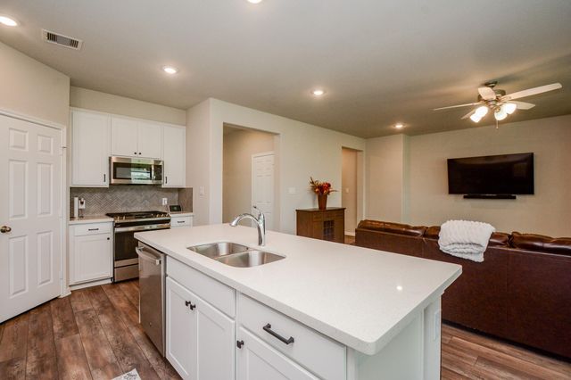 1302 Oregon Street, La Porte, TX 77571