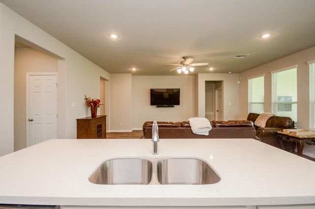 1302 Oregon Street, La Porte, TX 77571