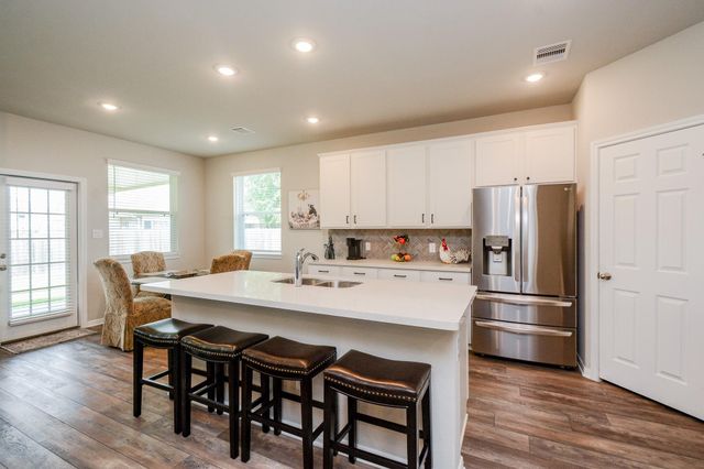 1302 Oregon Street, La Porte, TX 77571