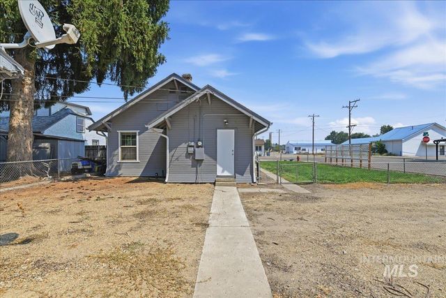 103 N Dewey Ave, Middleton, ID 83644