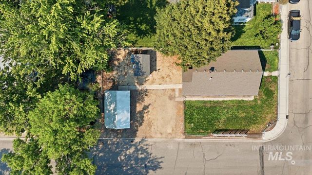 103 N Dewey Ave, Middleton, ID 83644