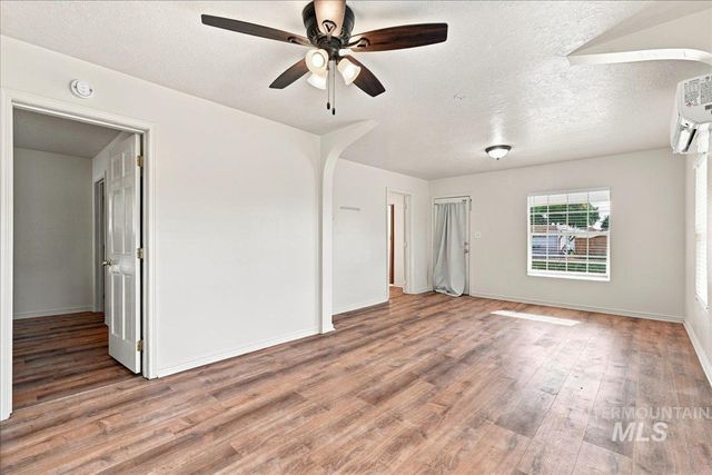 103 N Dewey Ave, Middleton, ID 83644