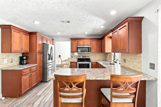 2526 SE Victory Avenue, Port St. Lucie, FL 34952