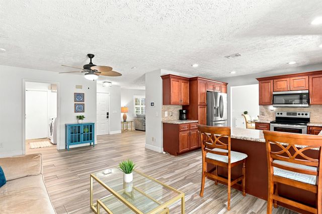 2526 SE Victory Avenue, Port St. Lucie, FL 34952