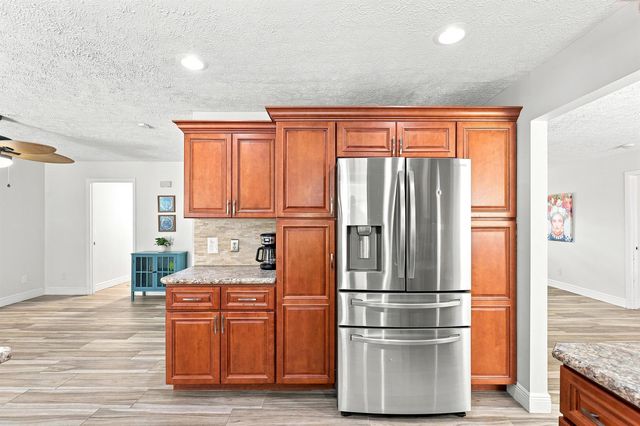 2526 SE Victory Avenue, Port St. Lucie, FL 34952