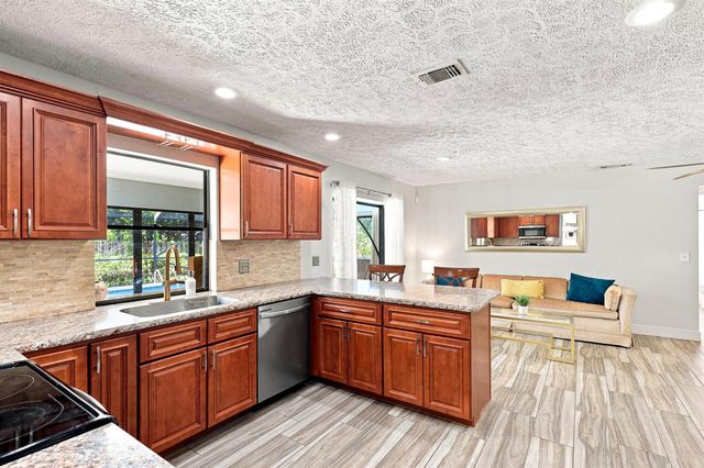 2526 SE Victory Avenue, Port St. Lucie, FL 34952