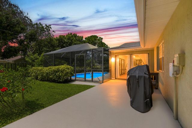 2526 SE Victory Avenue, Port St. Lucie, FL 34952