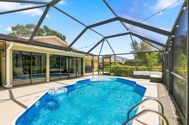 2526 SE Victory Avenue, Port St. Lucie, FL 34952